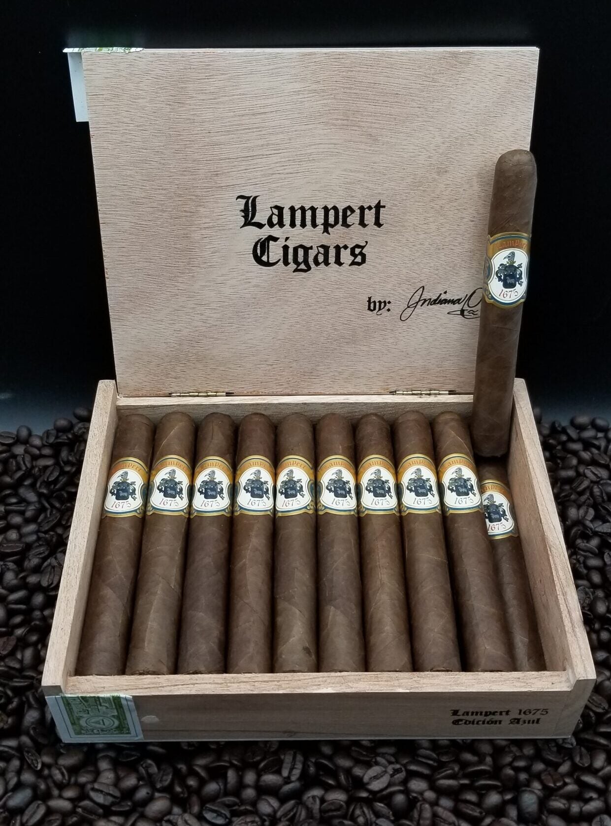 Lampert Cigars - Edición Azul Toro cigars supplied by Sir Louis Cigars