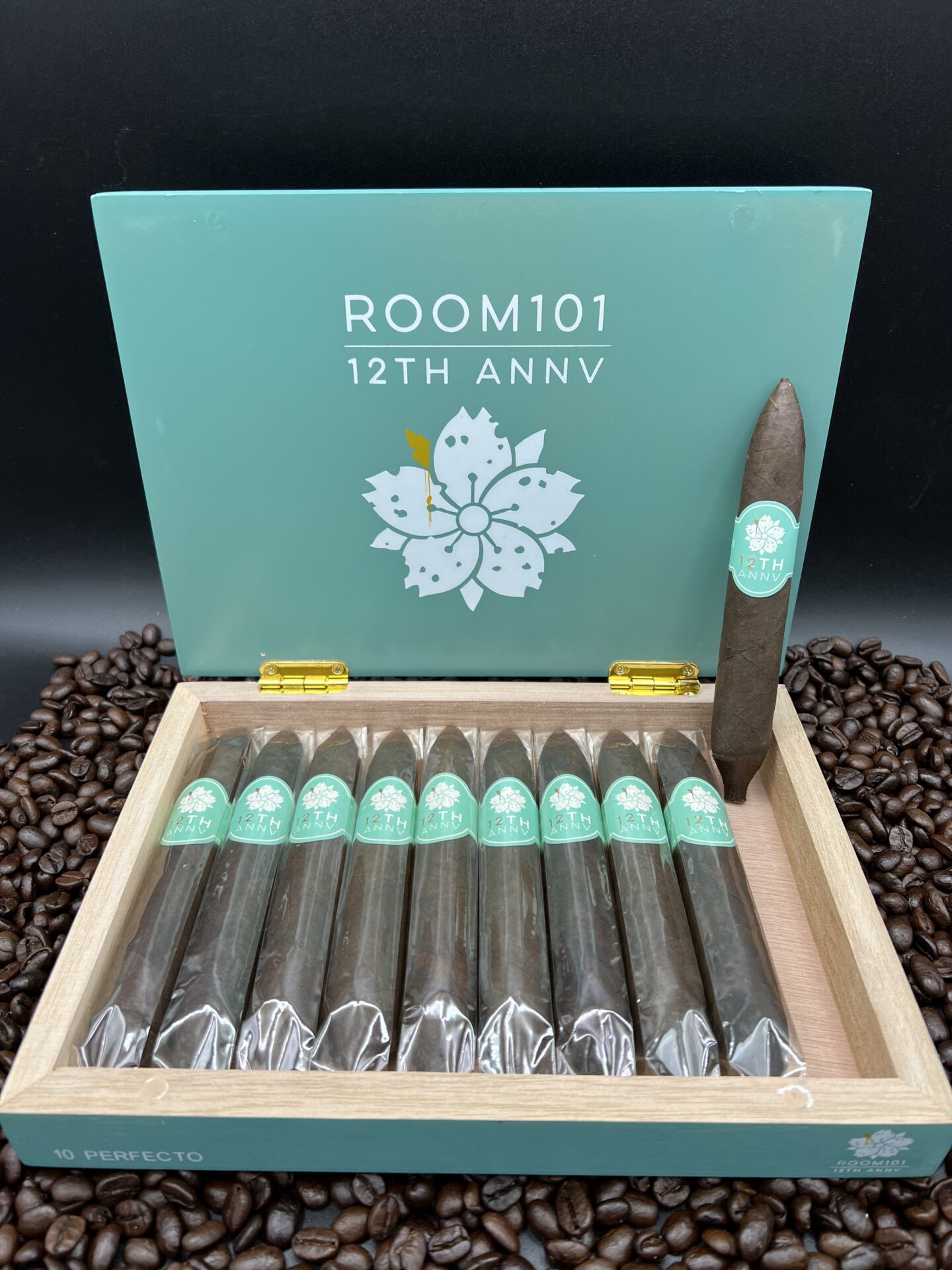 Room 101 - 12TH Anniversary Perfecto *BOX* cigars supplied by Sir Louis Cigars