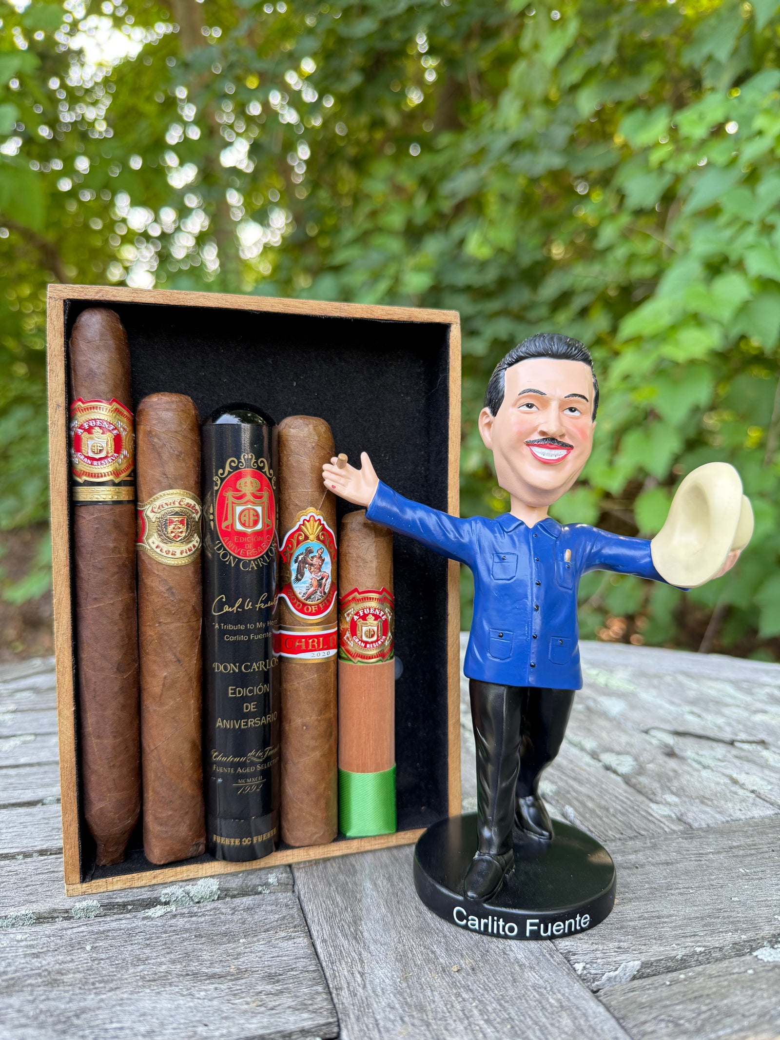 Fuente Friday Sampler *Blue Carlito Bobble Head*