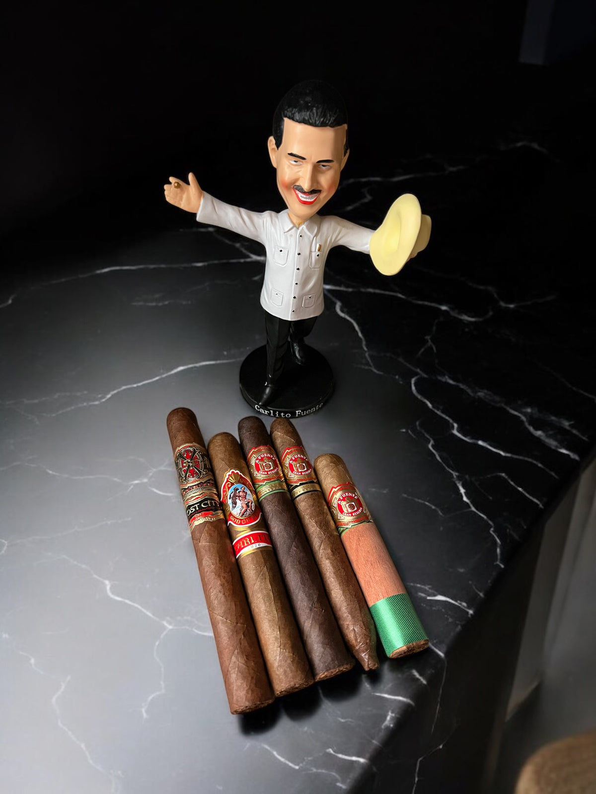 Fuente Friday Sampler *FREE WHITE BOBBLE HEAD*